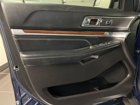 Used 2017 Ford Explorer Limited FWD image 24