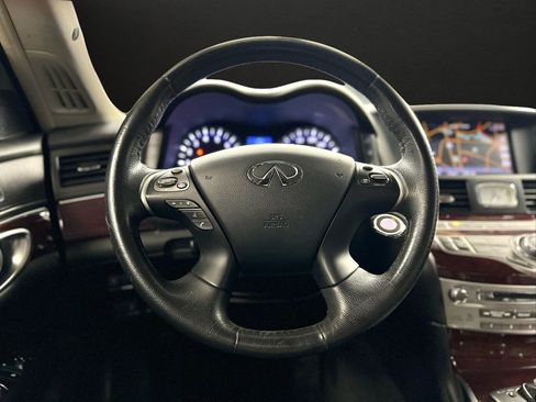 Used 2017 INFINITI Q70 L 3.7 image 29