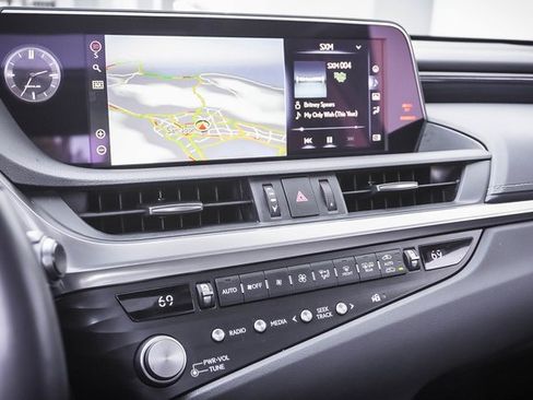 Used 2021 Lexus ES 350 Luxury image 16