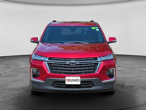 Used 2023 Chevrolet Traverse LT w/ LT Premium Package AWD/4WD image 2