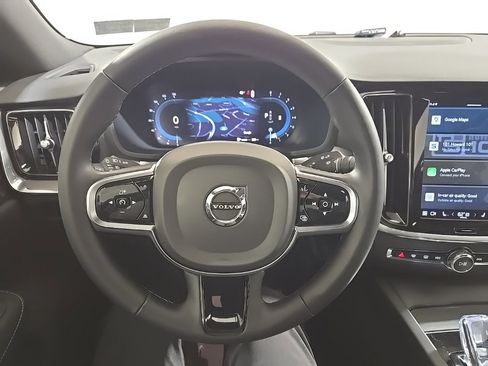 Used 2024 Volvo S60 B5 Plus image 9