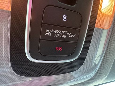 Used 2021 Hyundai Elantra Limited image 26