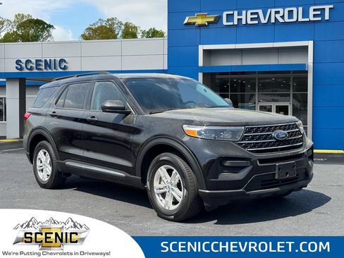 Used 2023 Ford Explorer XLT image 1