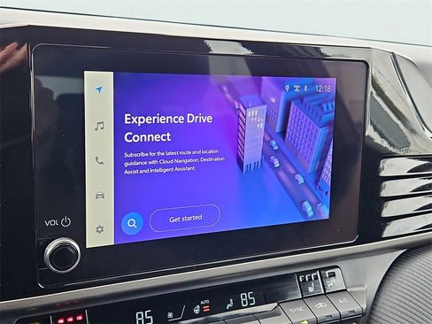 Used 2025 Toyota Camry SE w/ Convenience Package image 16