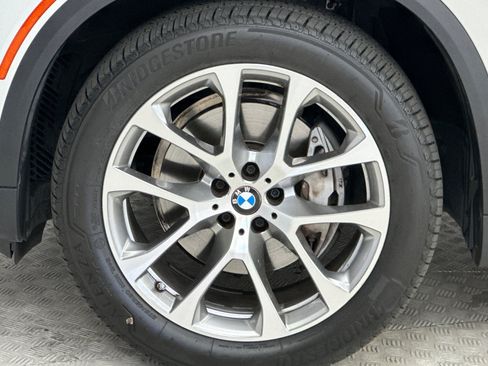 Used 2024 BMW X5 xDrive40i w/ Parking Assistance Package AWD/4WD image 12