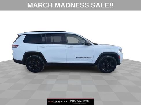 Used 2023 Jeep Grand Cherokee L Laredo image 10