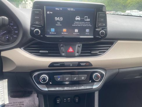 Used 2018 Hyundai Elantra GT FWD image 16