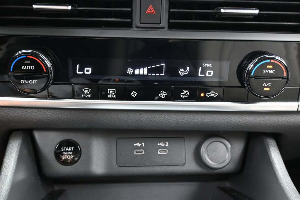 Used 2025 Nissan Rogue SV AWD/4WD image 41