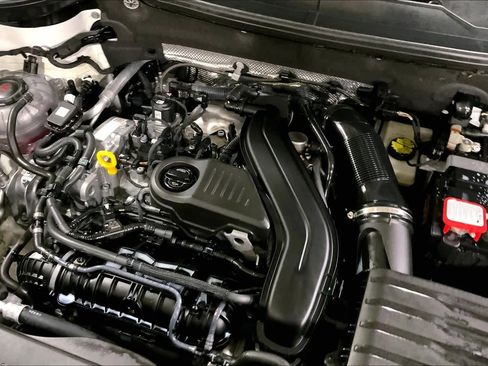 Used 2024 Volkswagen Taos SE w/ Panoramic Sunroof Package image 33