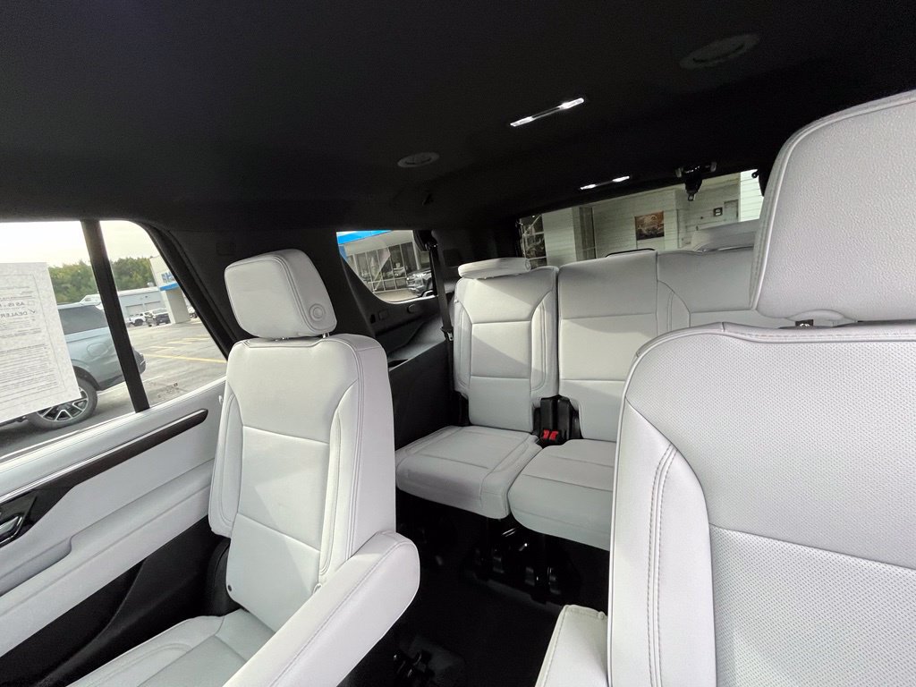 Used 2026 Chevrolet Tahoe Premier AWD/4WD image 11