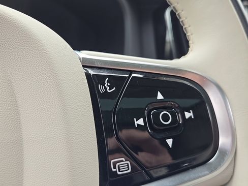 Certified 2023 Volvo XC60 B5 Plus w/ Climate Package image 25