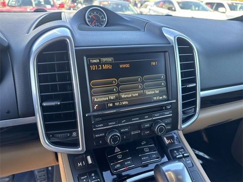 Used 2016 Porsche Cayenne Base image 21