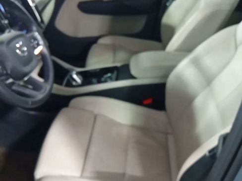 Used 2023 Volvo XC40 B5 Ultimate w/ Protection Package Premier image 10