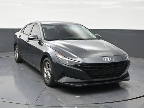 Used 2021 Hyundai Elantra SE FWD image 7