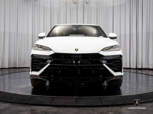 Used 2026 Lamborghini Urus SE AWD/4WD image 2