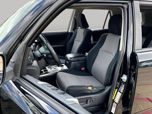 Used 2015 Toyota 4Runner SR5 RWD image 8
