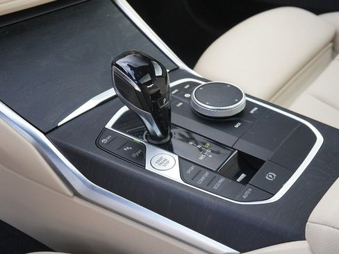 Used 2022 BMW 330i xDrive 330i xDrive w/ Driving Assistance Package image 60