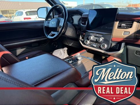 Used 2024 Ford Expedition Limited AWD/4WD image 5
