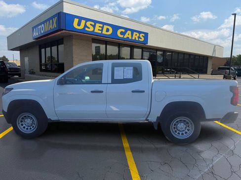 Used 2024 Chevrolet Colorado W/T w/ WT Convenience Package II RWD image 8