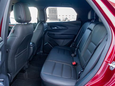 Used 2024 Chevrolet TrailBlazer RS w/ Convenience Package AWD/4WD image 26