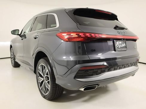 Used 2025 Audi Q5 Premium AWD/4WD image 3