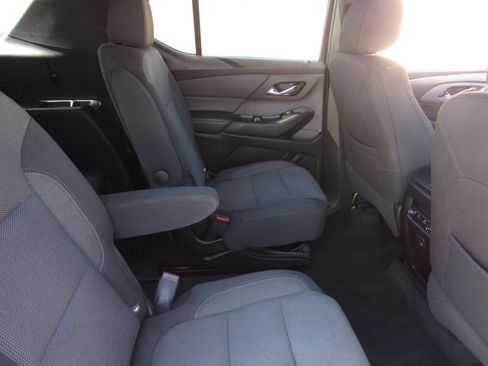Used 2023 Chevrolet Traverse LT AWD/4WD image 11