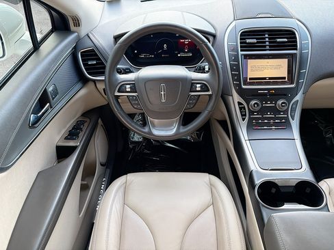 Used 2019 Lincoln Nautilus Select FWD image 16
