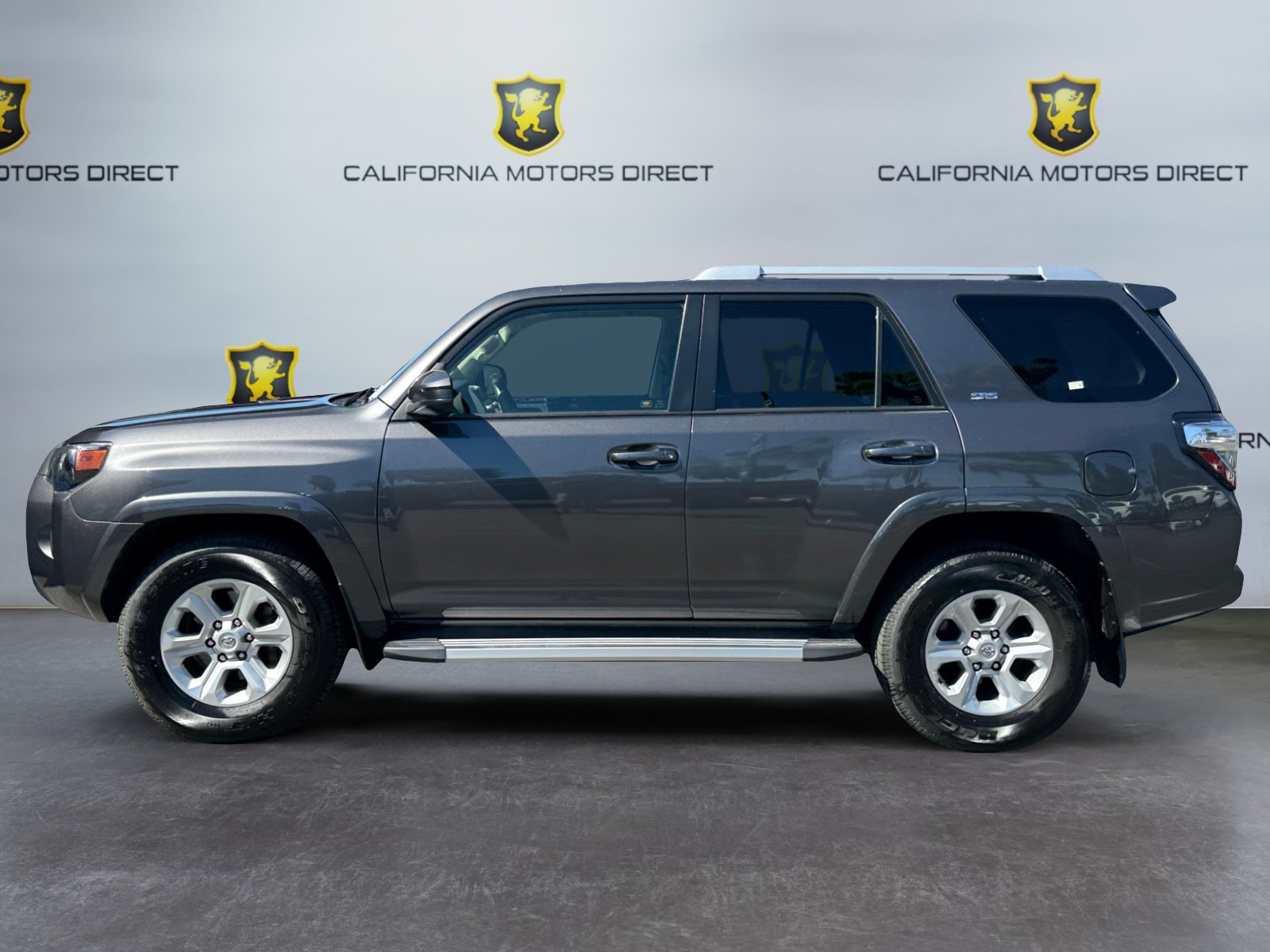 Used 2016 Toyota 4Runner SR5 RWD image 2