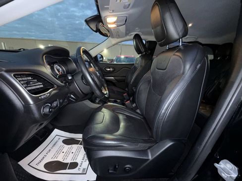 Used 2020 Jeep Cherokee Limited image 13