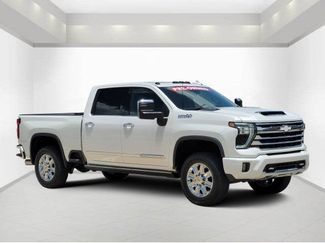 Used 2024 Chevrolet Silverado 2500 High Country w/ High Country Premium Package AWD/4WD video 1