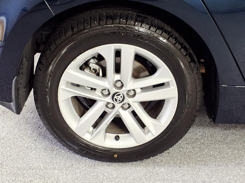 Used 2019 Toyota Corolla SE w/ SE Option Package image 6