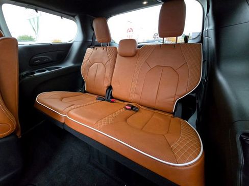 New 2026 Chrysler Pacifica Pinnacle FWD image 31