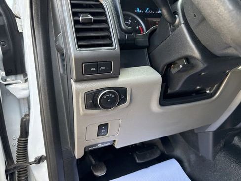 Used 2019 Ford F550 4x4 Crew Cab Super Duty w/ XLT Value Package image 21