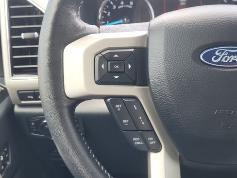 Used 2022 Ford F250 Lariat w/ Lariat Ultimate Package AWD/4WD image 28