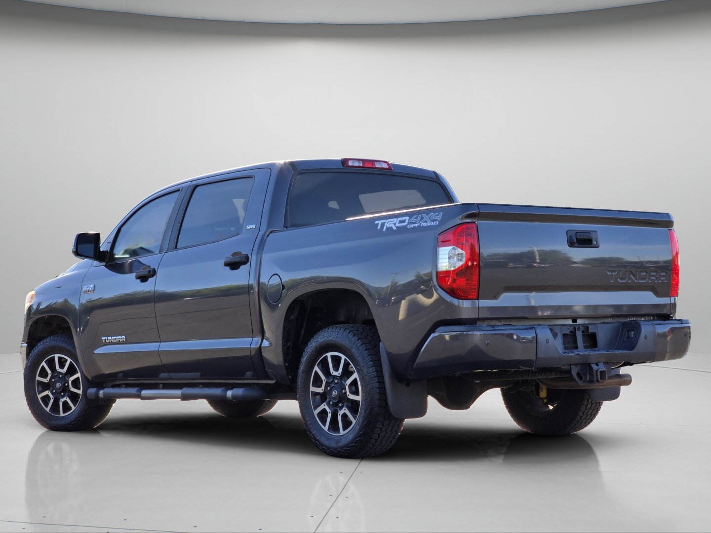 Used 2017 Toyota Tundra SR5 w/ TRD Off Road Package AWD/4WD image 17