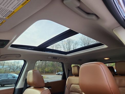 Used 2023 Nissan Pathfinder Platinum w/ Cargo Package image 17