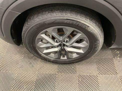Used 2023 Kia Telluride LX AWD/4WD image 9