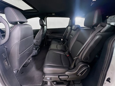 Used 2023 Honda Odyssey Sport image 28