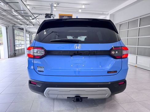 Used 2025 Honda Pilot TrailSport image 6