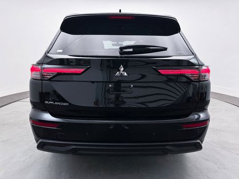 New 2025 Mitsubishi Outlander ES image 6