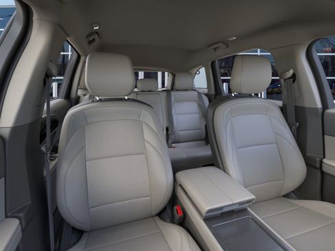 New 2025 Lincoln Nautilus Premier image 10