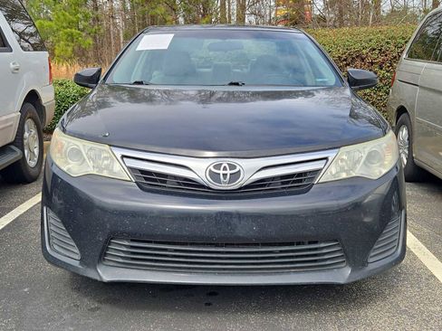 Used 2013 Toyota Camry LE image 2