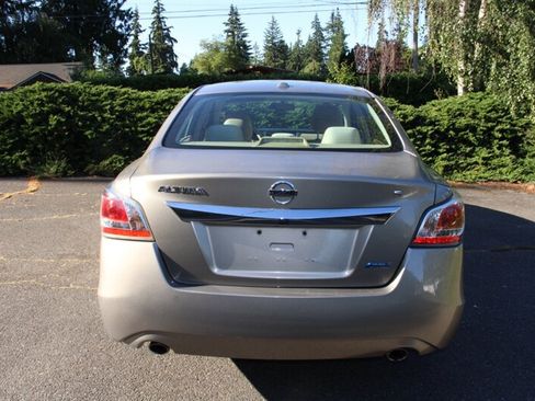 Used 2014 Nissan Altima 2.5 S w/ Display Audio Package FWD image 12