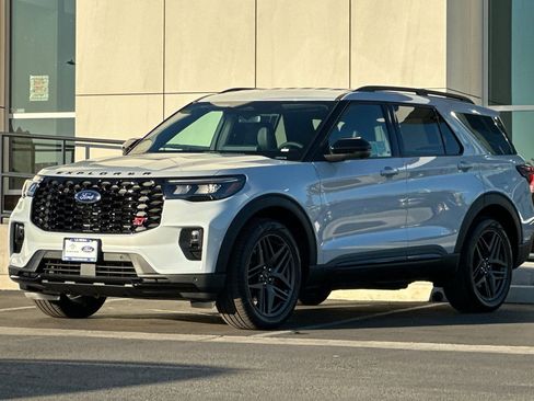New 2026 Ford Explorer ST RWD image 7