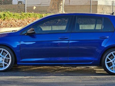 Used 2018 Volkswagen Golf R 4-Door image 2