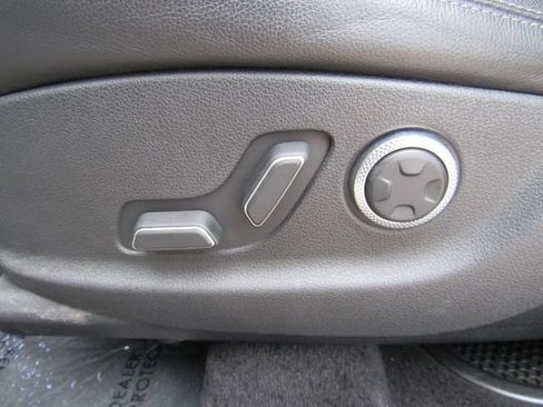 Used 2022 Genesis GV70 2.5T AWD/4WD image 13