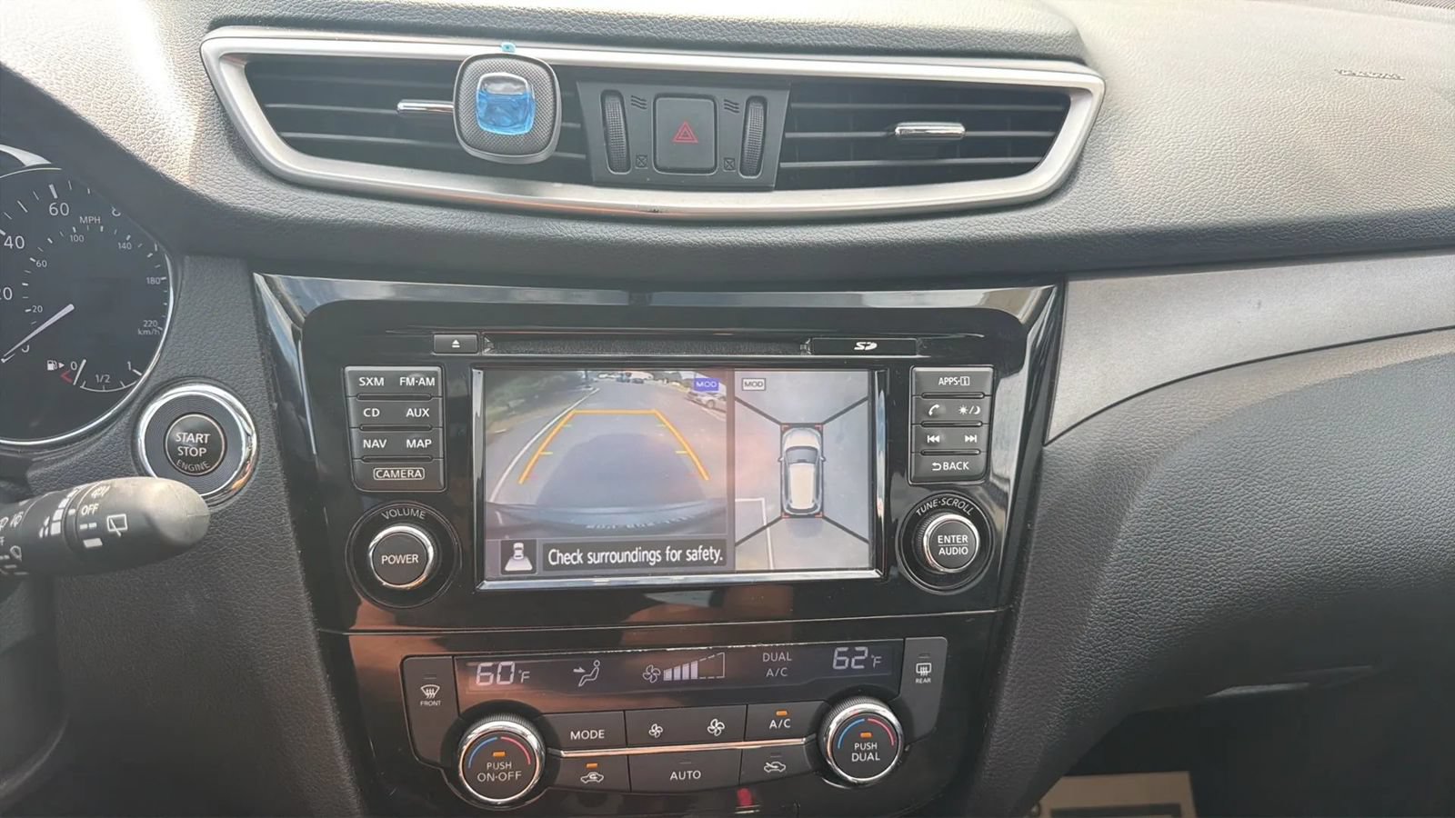 Used 2014 Nissan Rogue SV w/ SV Premium Package AWD/4WD image 28