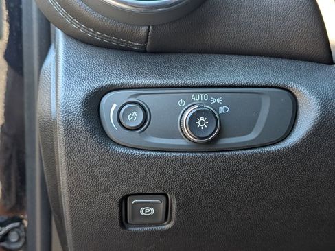 Used 2022 Chevrolet Blazer LT FWD image 18