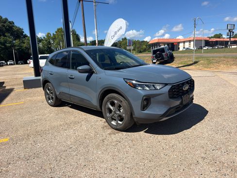 Used 2025 Ford Escape ST-Line Select AWD/4WD image 11