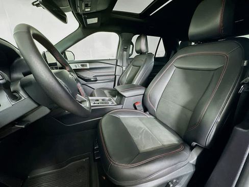 Certified 2022 Ford Explorer ST-Line w/ Class IV Trailer Tow Package image 12